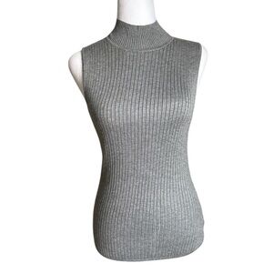 Madison Grey Gray Sleeveless Scope Neck Top Size Small